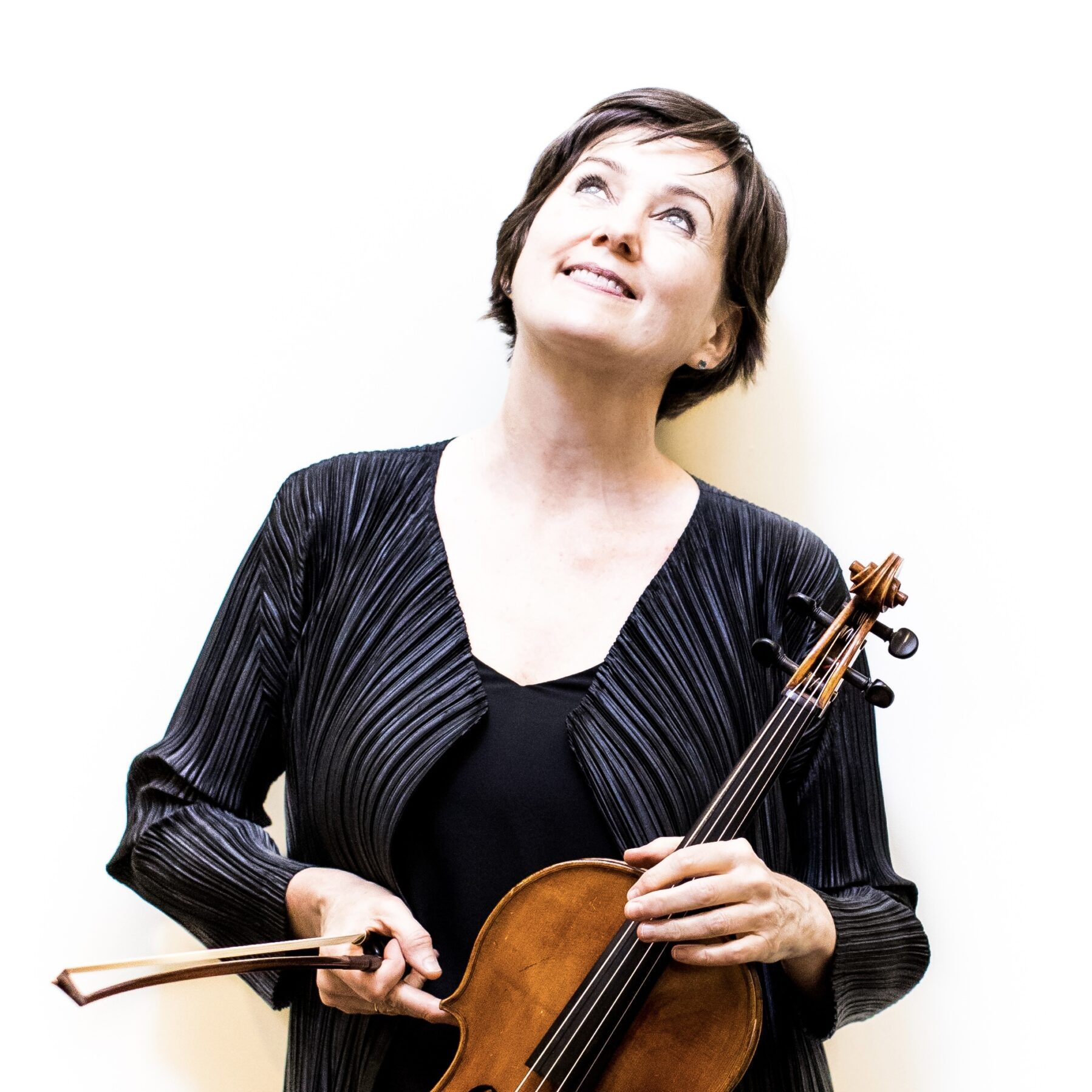 Asdis Valdimarsdottir (viola)